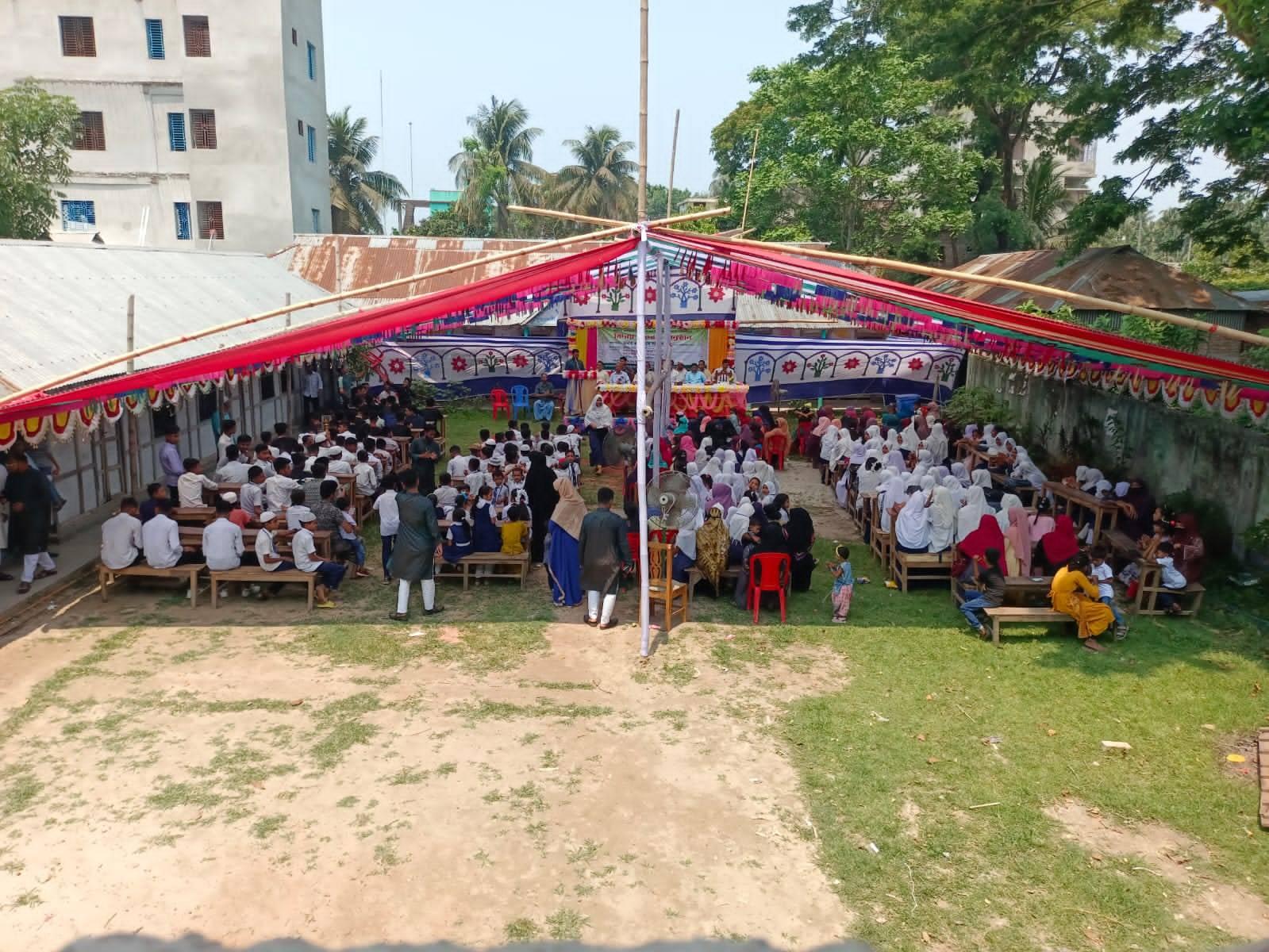 আমাদের ক্লাসরুম